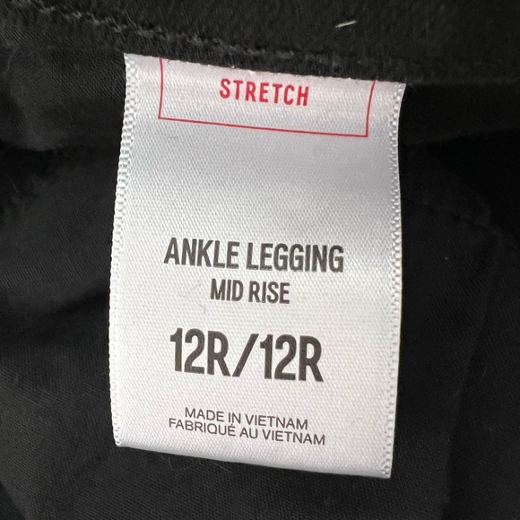 Express Women’s Black Distressed Jeans. Read description - Picture 2 of 4